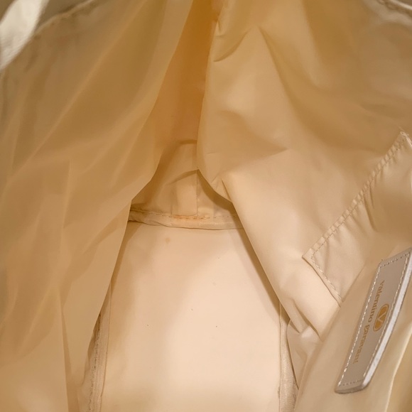 Valentino Garavani Sport Vintage Drawstring Bucket Bag - Picture 16 of 16